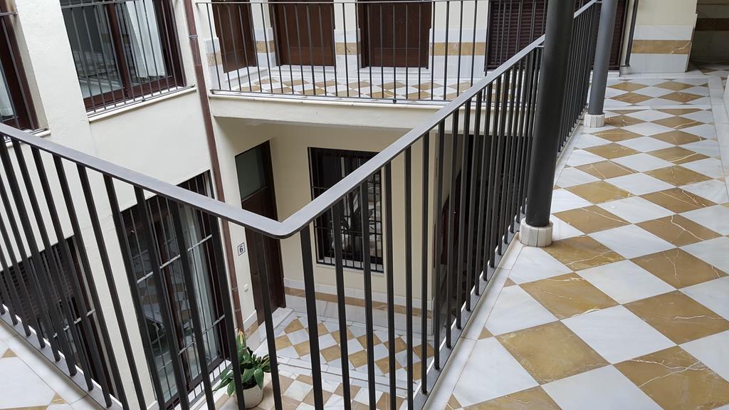 Lyrioshomes Apartamentos Los Treboles Malaga Exterior photo